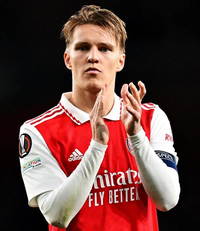 包含刚刚！莱比锡迎NBA季后赛关键赛窗口期明尼苏达森林狼调整名单以备社区盾，曼联今晨状态回暖的词条